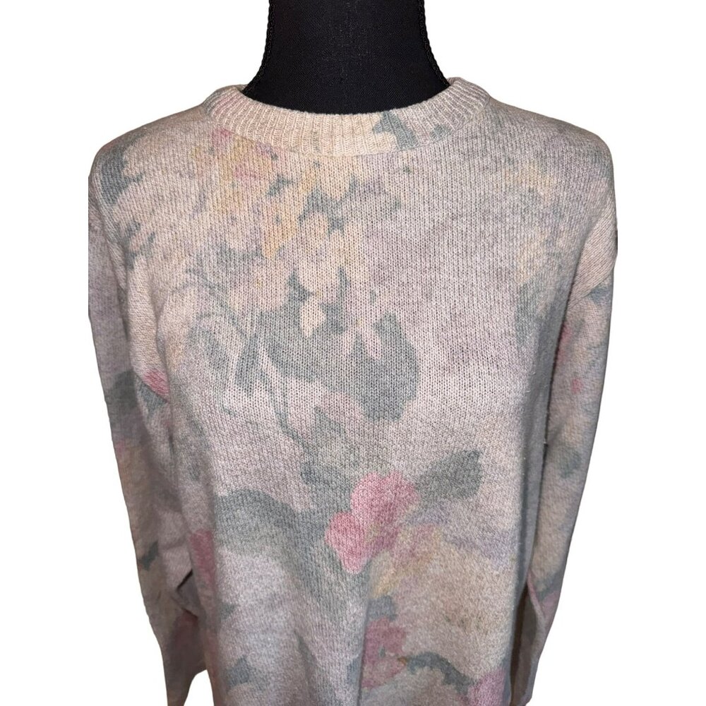 Gabriellas Floral knit Italian linen blend sweater in pastel colors. M-L